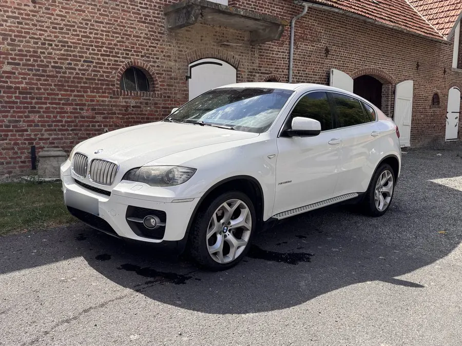 BMW X6 avec vitres teintées par DarkTeinte