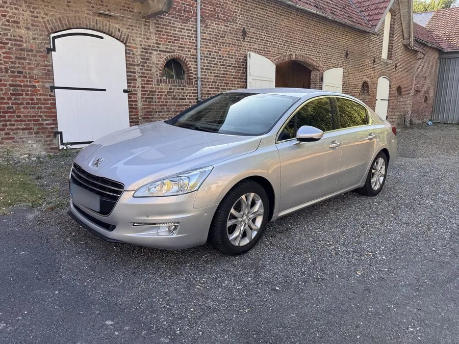 Peugeot 508, vue avant, vitres teintées par DarkTeinte