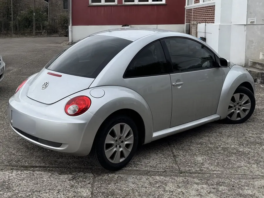 Volkswagen Coccinelle avec vitres teintées par DarkTeinte